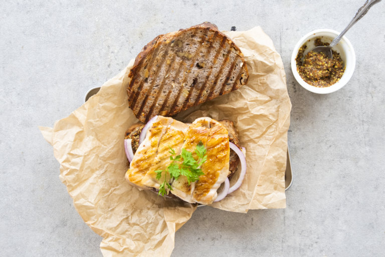 特徴3: お肉もジューシーに焼けるパンも具材もこれ一台で完結」の写真