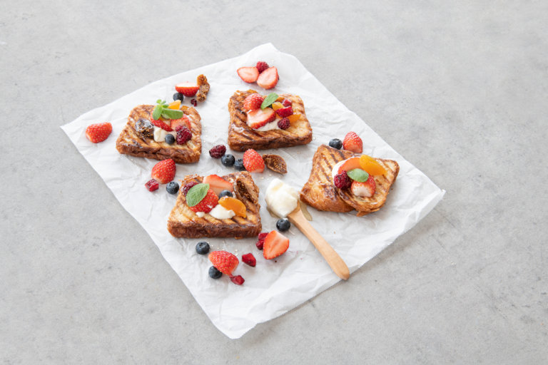 レシピ「フルーツデニッシュオープンサンド」の写真2